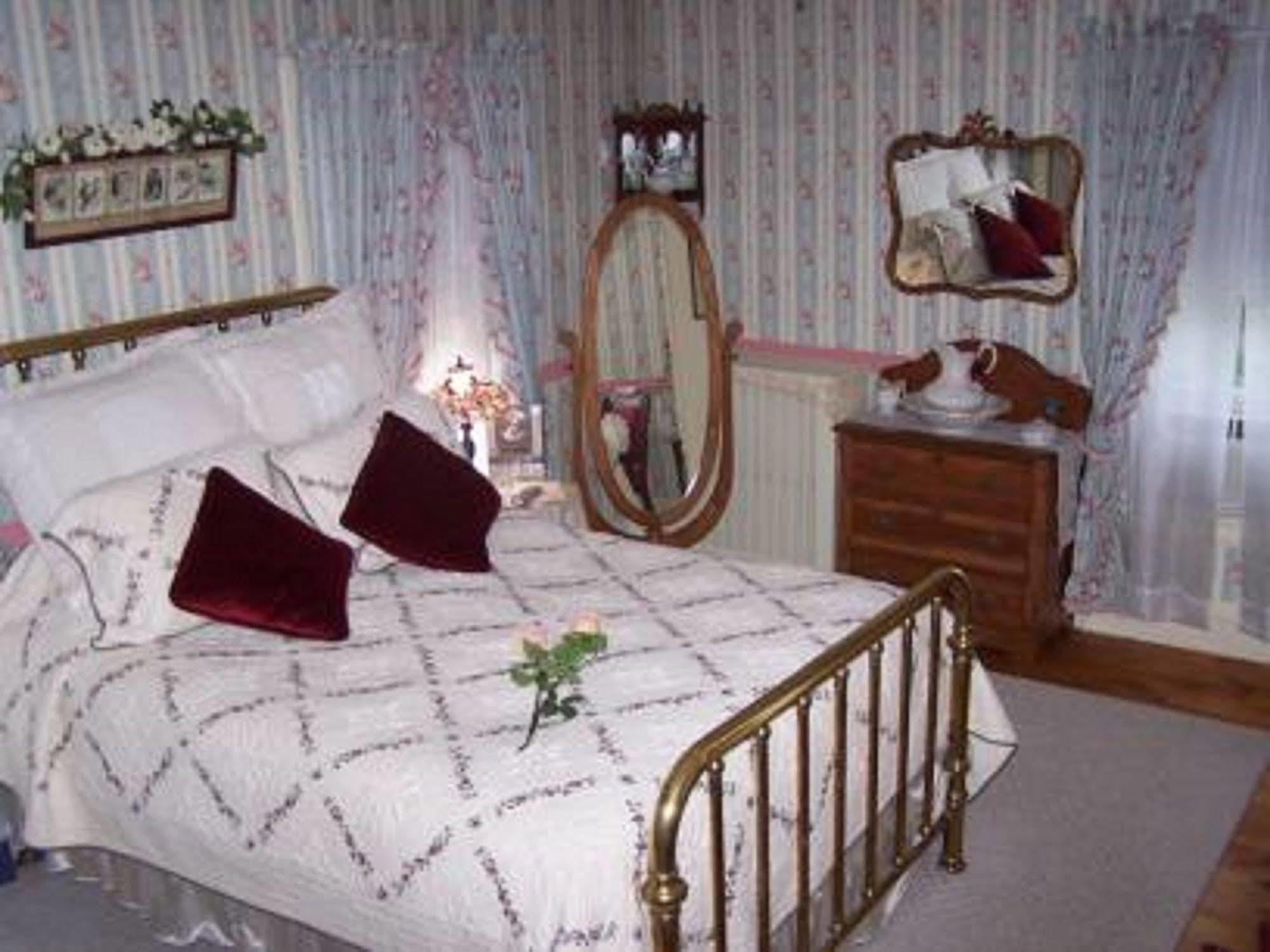 Bellinger Rose Bed & Breakfast Herkimer Oda fotoğraf