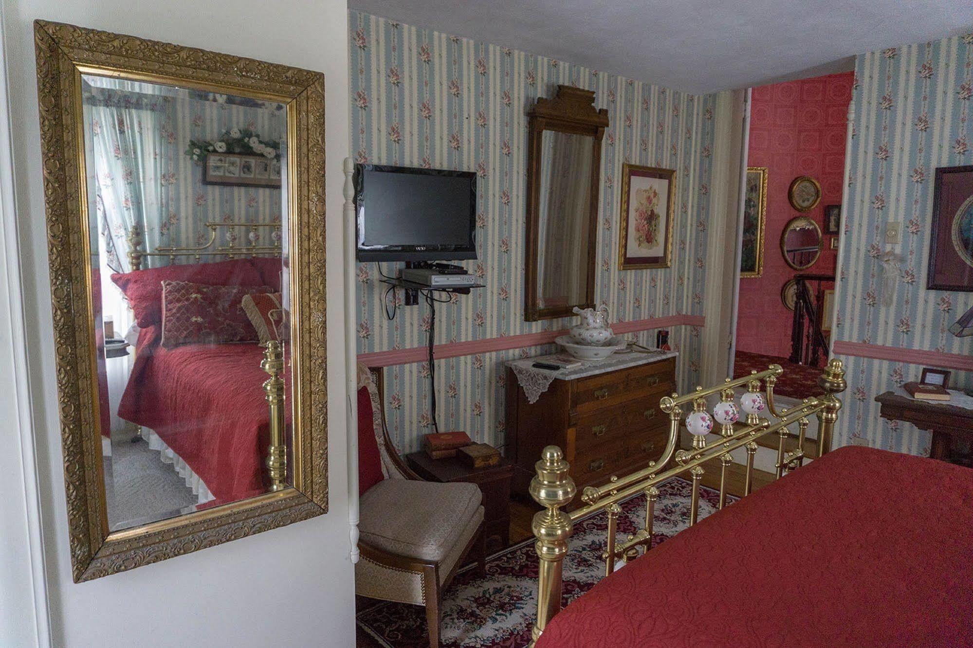 Bellinger Rose Bed & Breakfast Herkimer Dış mekan fotoğraf