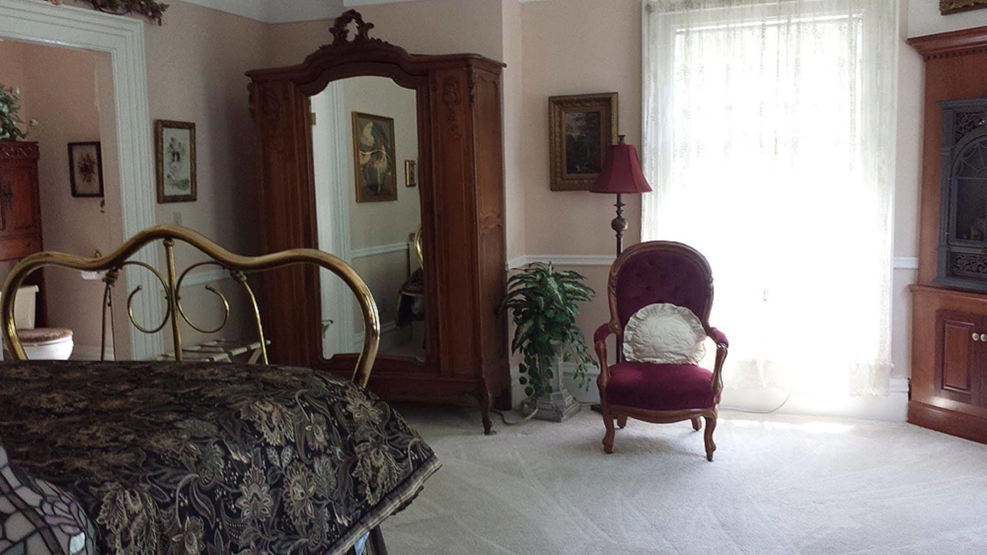 Bellinger Rose Bed & Breakfast Herkimer Dış mekan fotoğraf